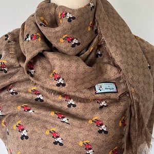 Gucci scarf